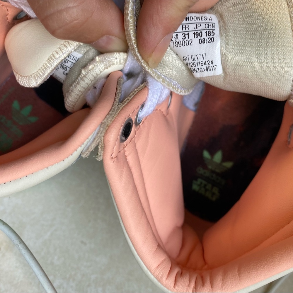 EUC adidas Top Ten Hi
Star Wars The Mandalorian The Child - Picture 13 of 13